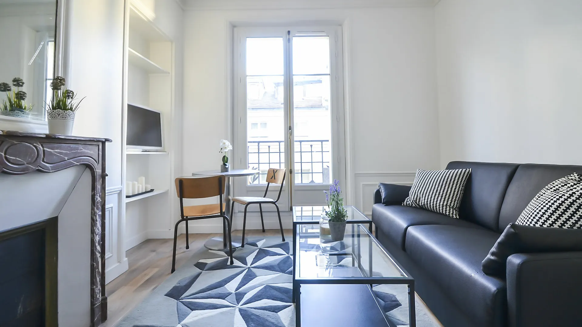 Luxury Apartment In Paris - Montorgueil Apartment Paris